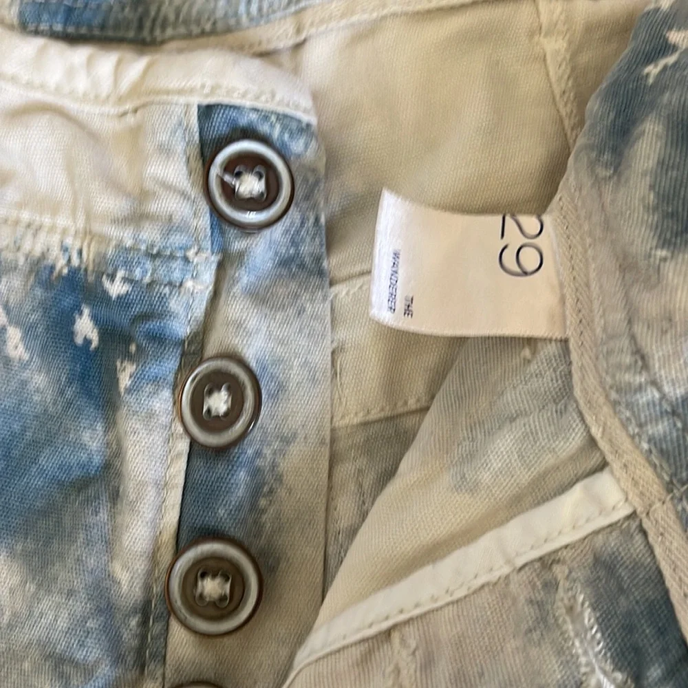 Pilcro Tie-Dye Straight Leg Jeans in Blue and Cream with Rust Accent - Picture 5 of 9
